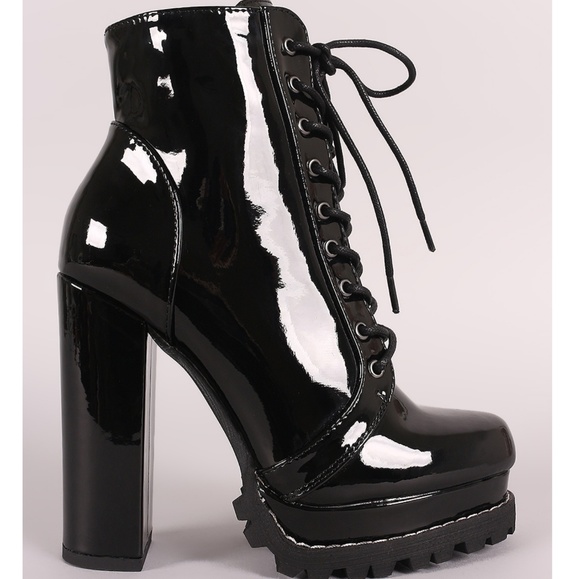 𝙇𝙖𝙨𝙩 𝙎𝙞𝙯 8.5🥇🖤Patent Lug Sole Lace Up Platform Boot - BLACK - Picture 2 of 16
